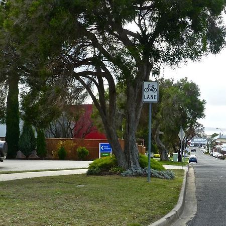 Inverloch Central Motor Inn エクステリア 写真