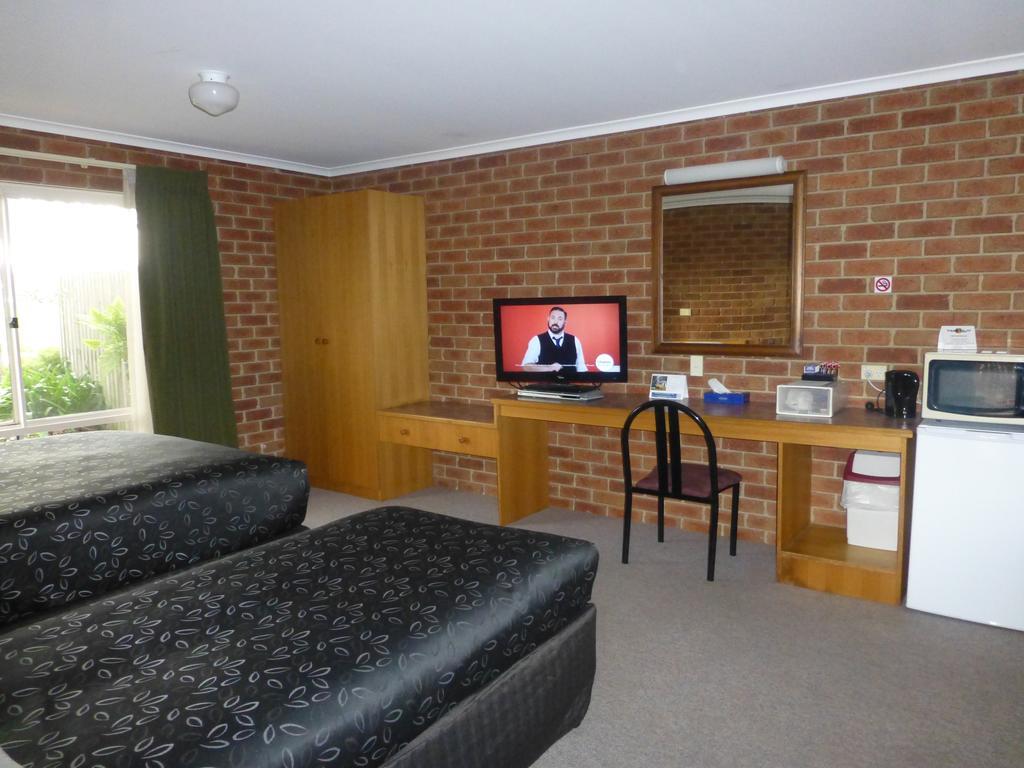 Inverloch Central Motor Inn エクステリア 写真