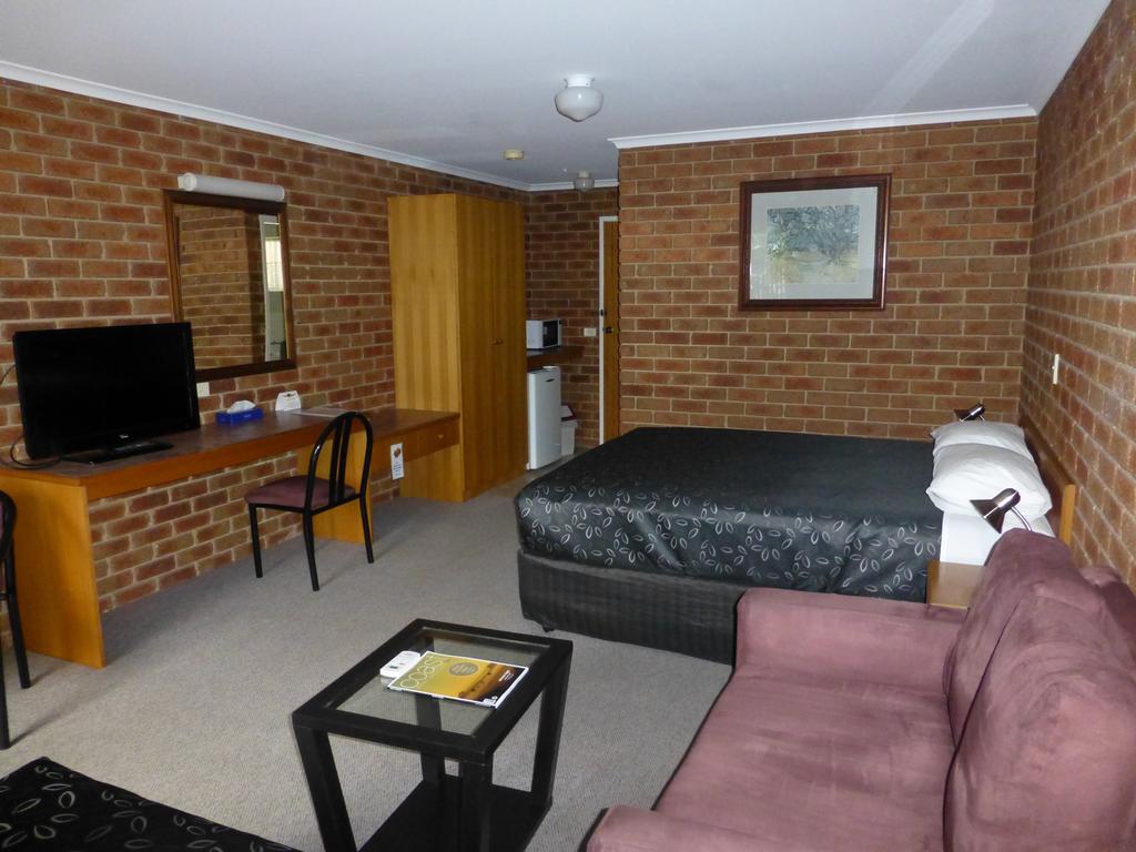 Inverloch Central Motor Inn エクステリア 写真
