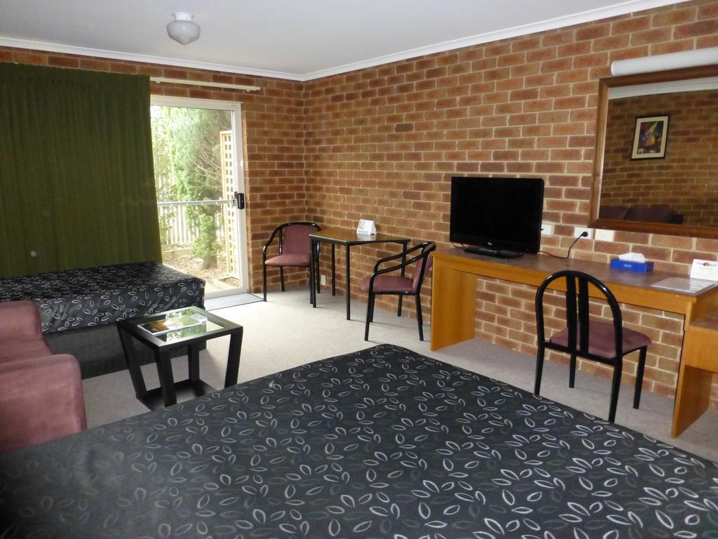 Inverloch Central Motor Inn エクステリア 写真