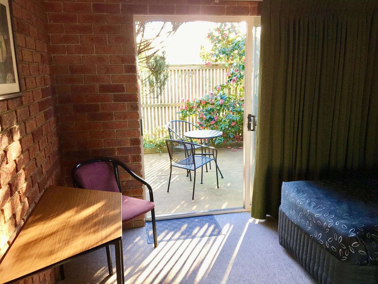 Inverloch Central Motor Inn エクステリア 写真